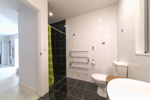 Cottage, 4 Bedrooms | Bathroom