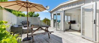Tiri Cottage - Seaviews in Oneroa