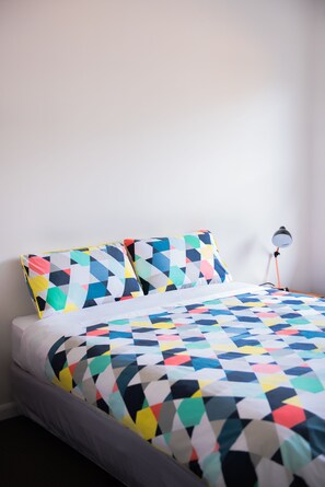 5 bedrooms, iron/ironing board, free WiFi, bed sheets