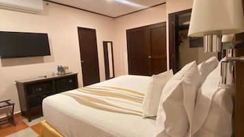 Suite Deluxe, 1 cama King size, para no fumadores (Catedral y Merced) | Caja de seguridad en la habitación, escritorio y wifi gratis