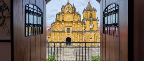 Coffres-forts dans les chambres, bureau, Wi-Fi gratuit