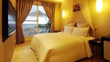 Standard Double Room, Ocean View | Desk, blackout drapes, soundproofing, rollaway beds