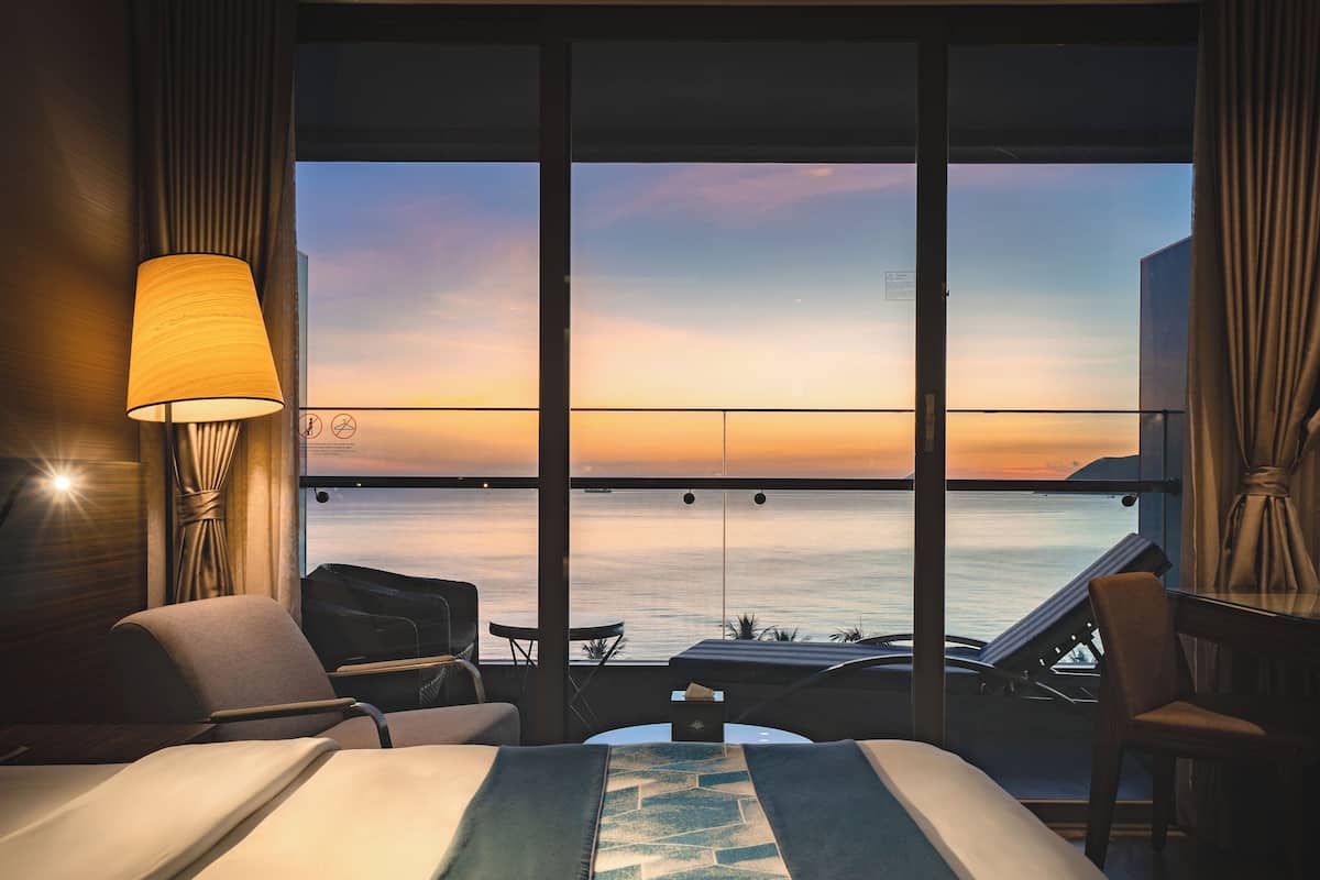 premier twin room, balcony, ocean view | 2 bedrooms, premium bedding, minibar, in-room safe