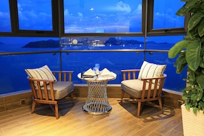 3 restaurants, breakfast, lunch served; local and international cuisine