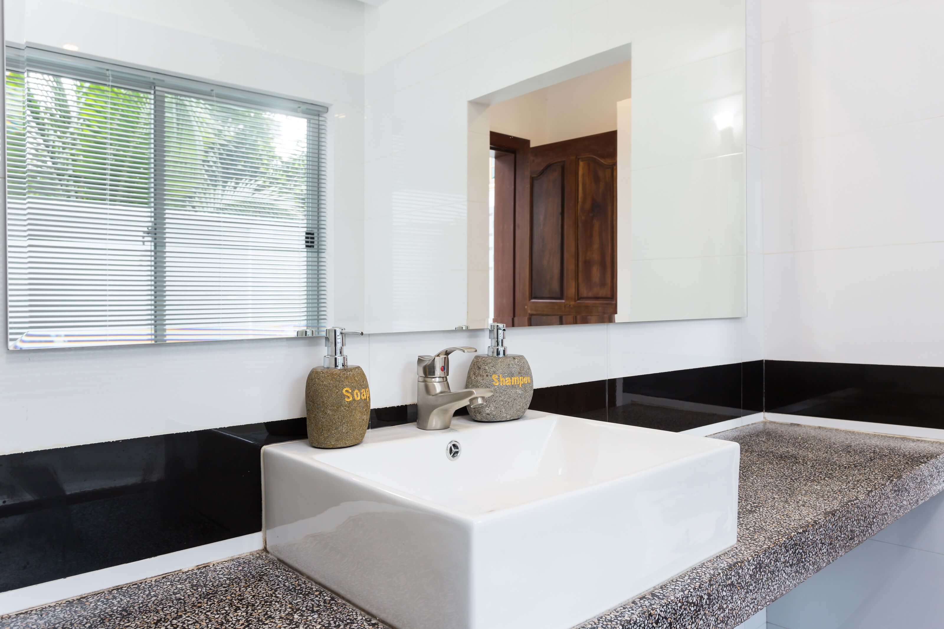 twin room | bathroom sink