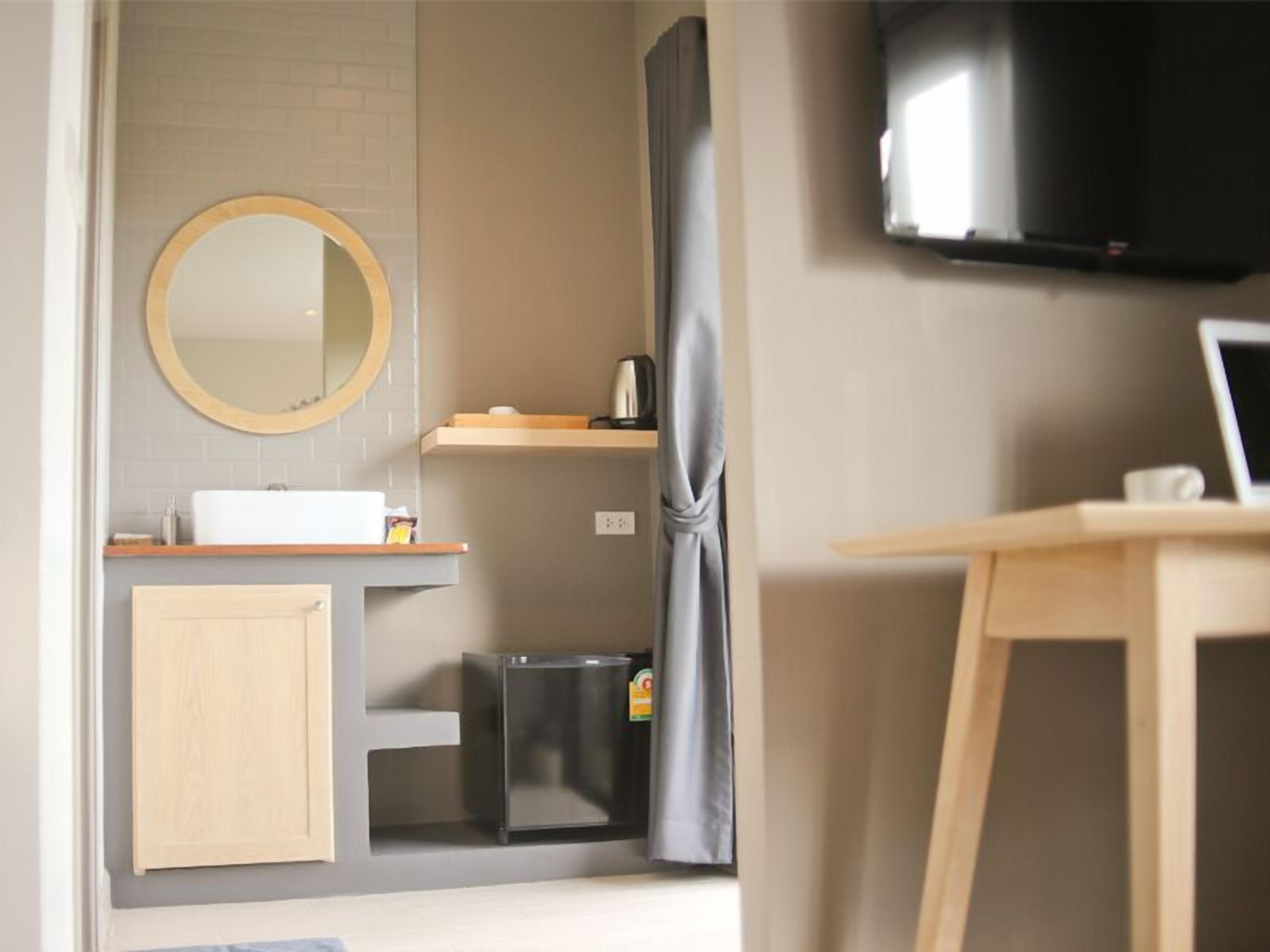 standard double room  | room amenity