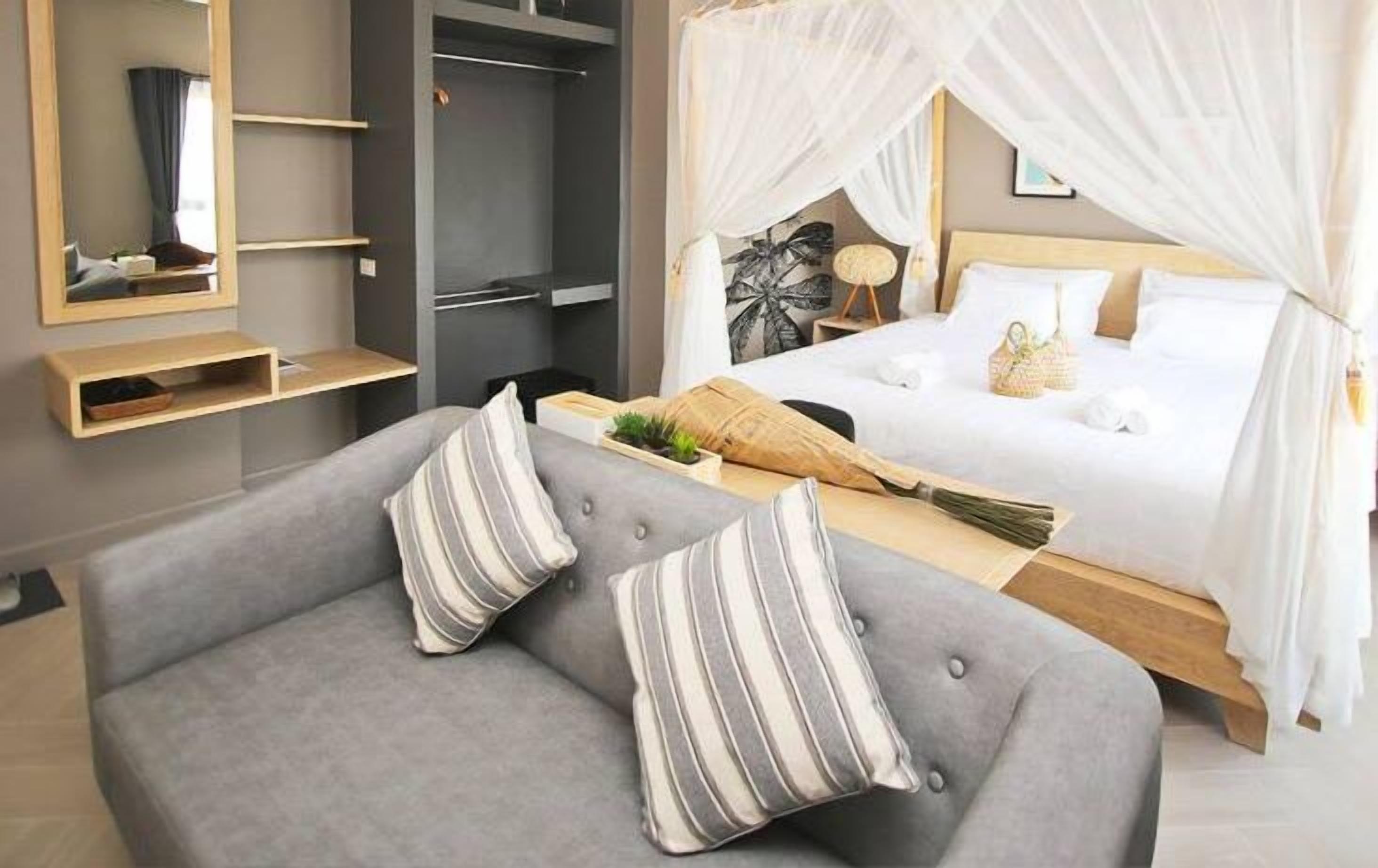 Caja de seguridad en la habitación, escritorio y cortinas blackout 