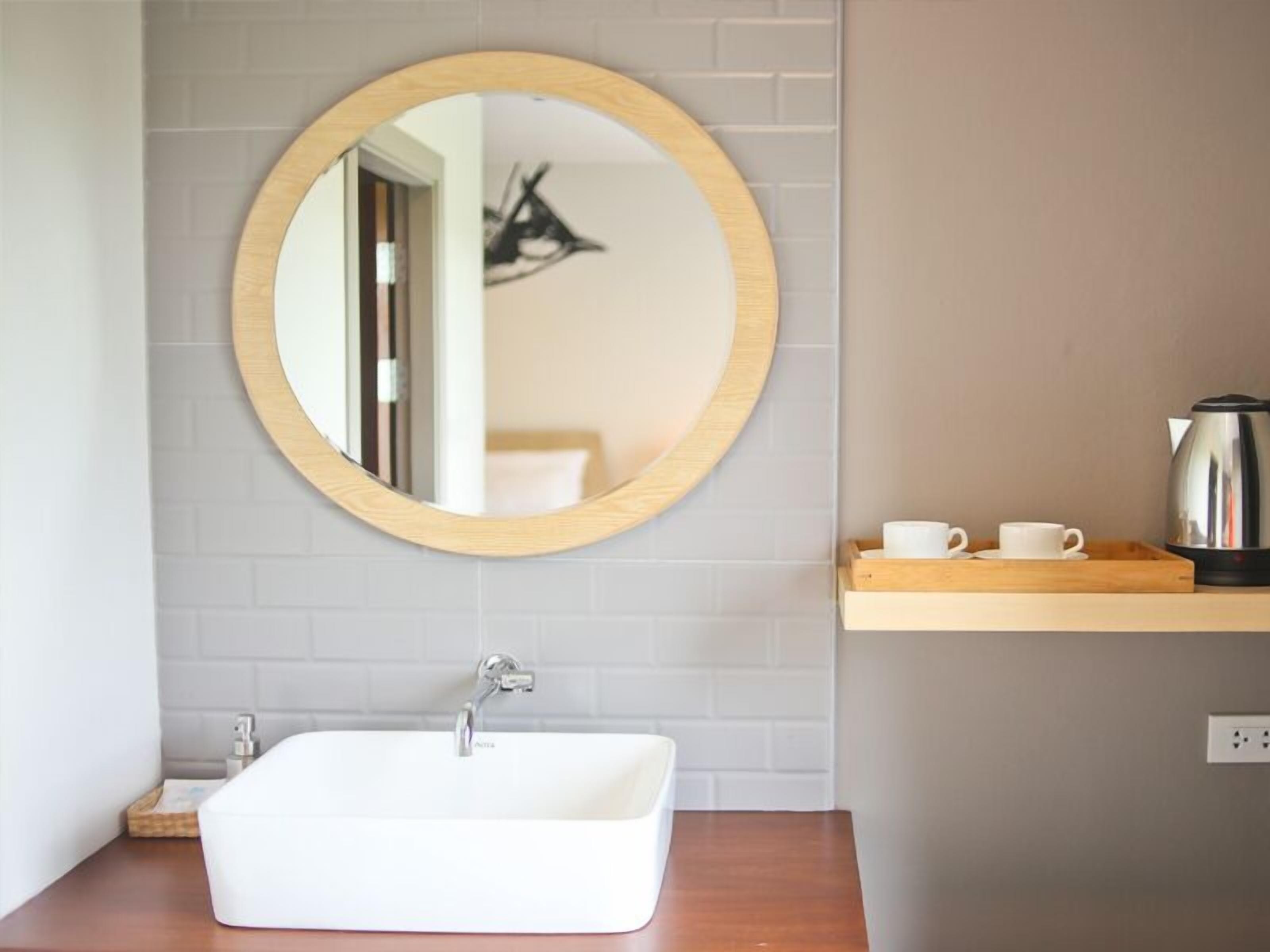 superior double  with temple and mountain view | bathroom sink