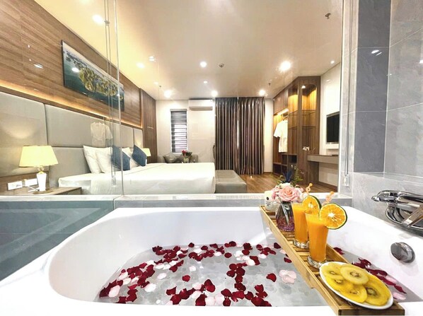 奢华双人房, 阳台 | 迷你吧、办公桌、笔记本电脑工作区、隔音