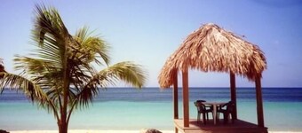 Fosters West Bay Deluxe Beach Front Triple