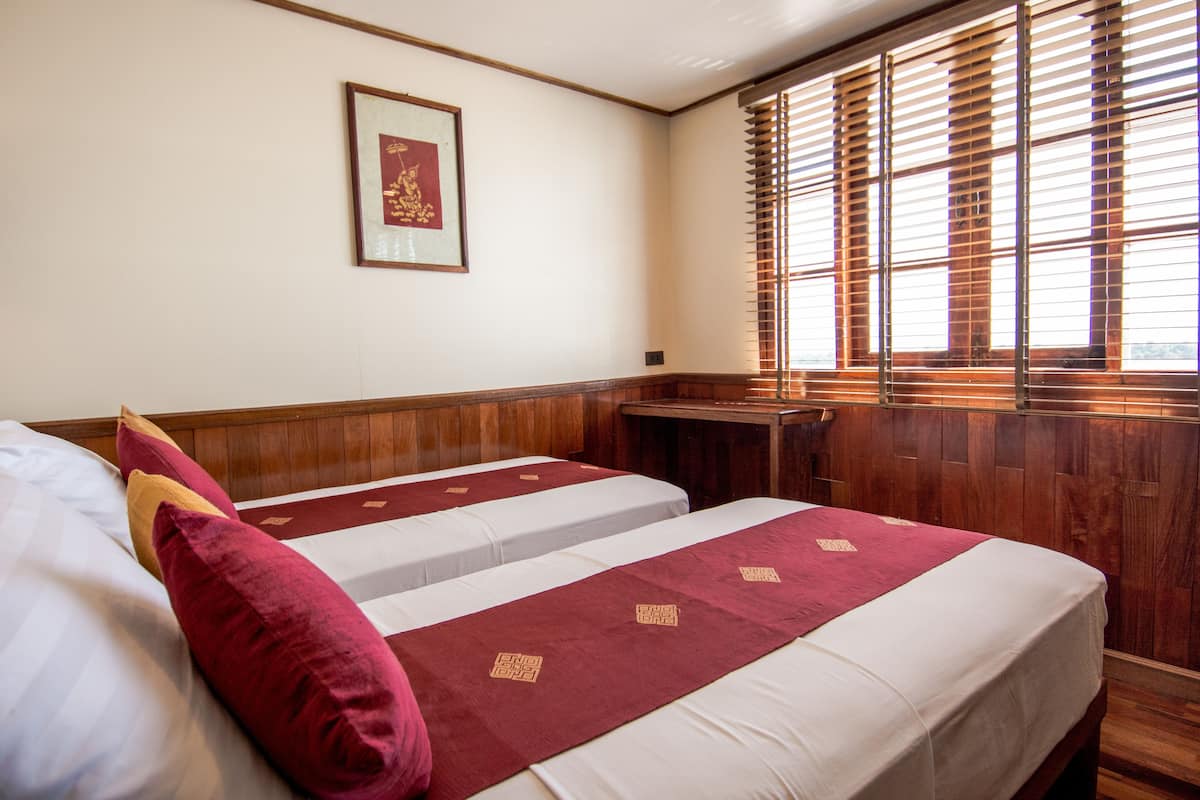 En Suite Cabin Twin Room