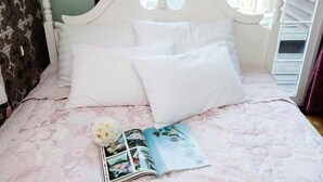 Double Room (Margaret) | Individually decorated - Sunrise Pension (Gangneung)