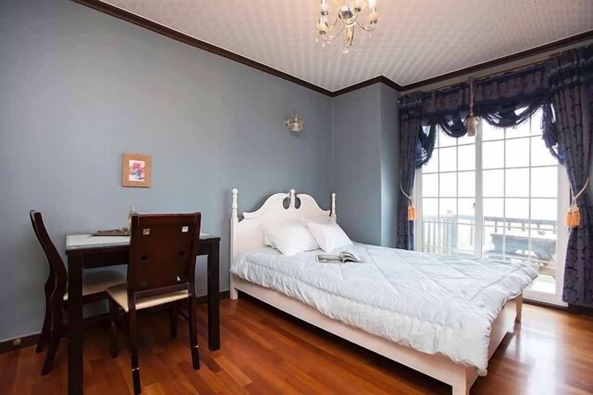 Double Room (Jasmine) | Individually decorated