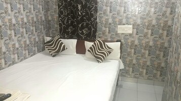 1 habitación, sistema de insonorización, wifi gratis y ropa de cama 