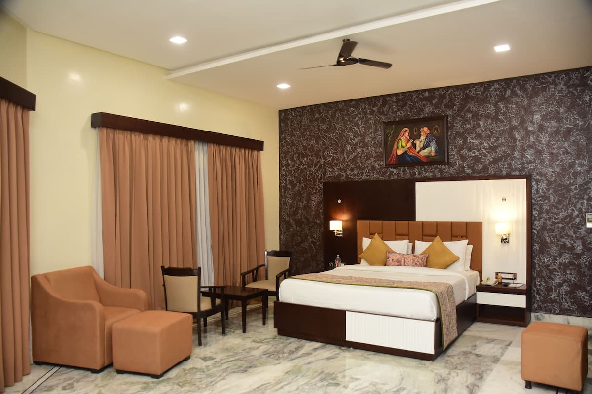 Comfort Suite | 1 bedroom, minibar, in-room safe, free WiFi