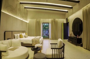 Presidential Villa | Minibar, in-room safe, rollaway beds, free WiFi