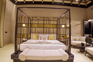 Presidential Villa | Minibar, in-room safe, rollaway beds, free WiFi