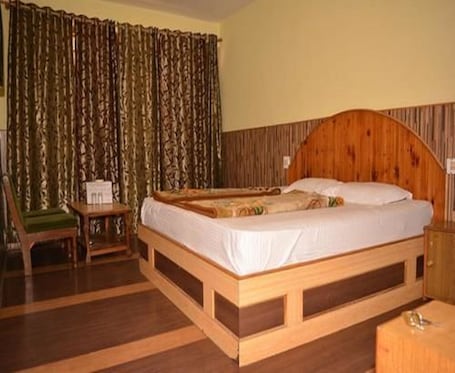 Rollaway beds, free WiFi. Hotel Tashila - Manali