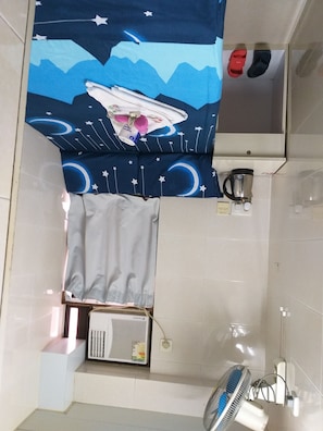 Single Room | Desk, iron/ironing board, free WiFi, wheelchair access