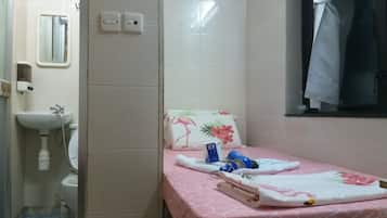 Skrivebord, strykejern/-brett, wi-fi (inkludert) og rullestolvennlig