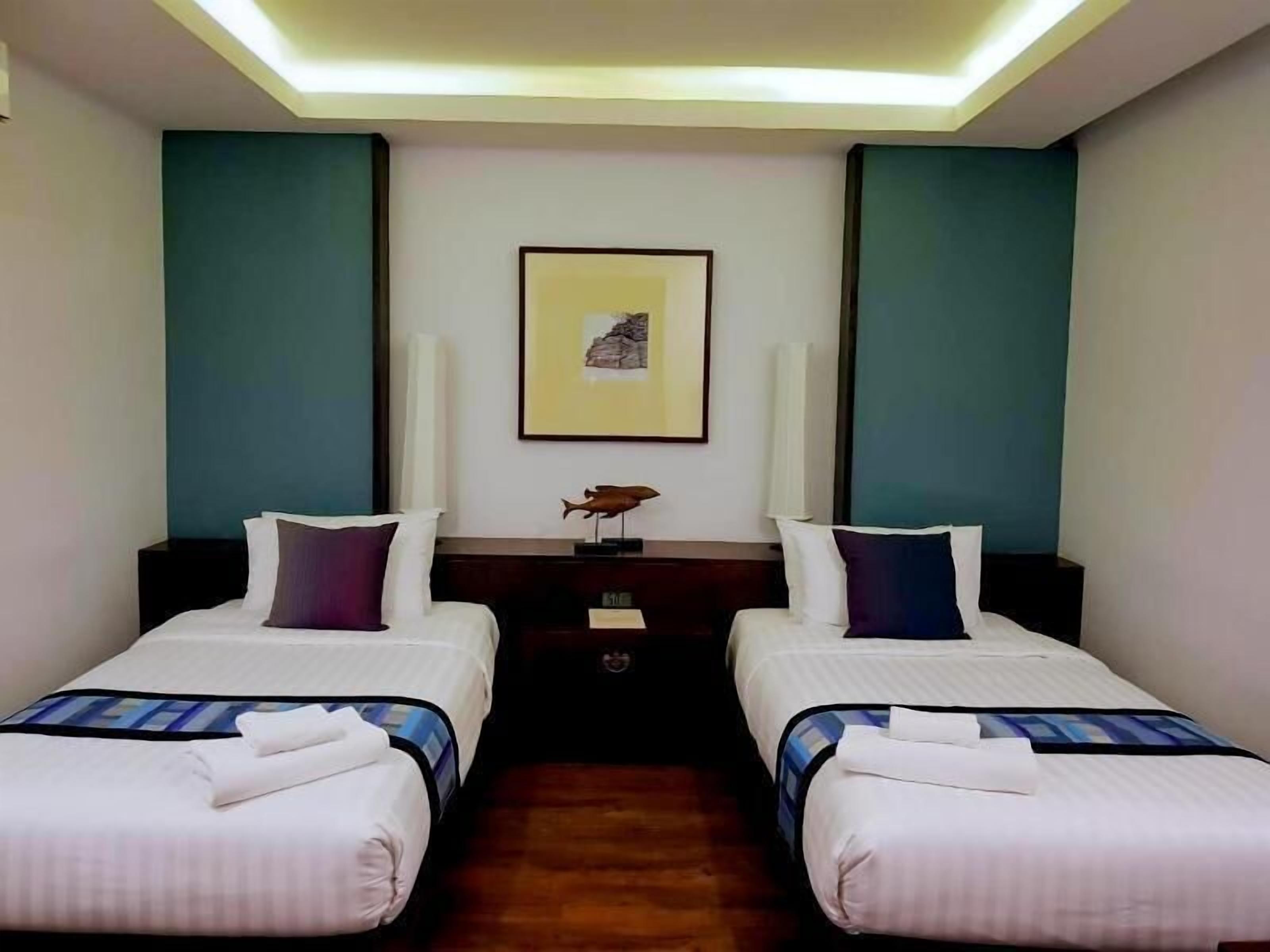 Minibar, in-room safe, free WiFi, bed sheets