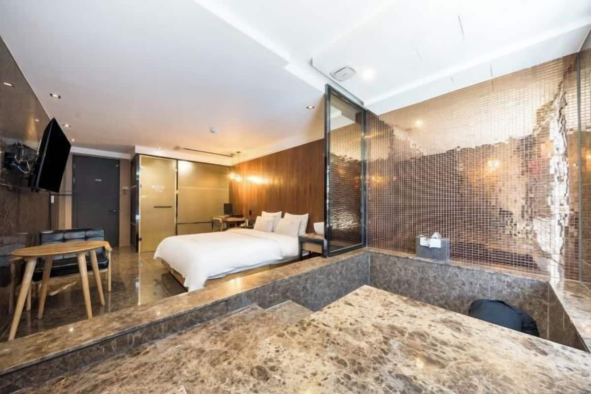 Articles gratuits dans le mini-bar, chambres insonorisées, Wi-Fi gratuit