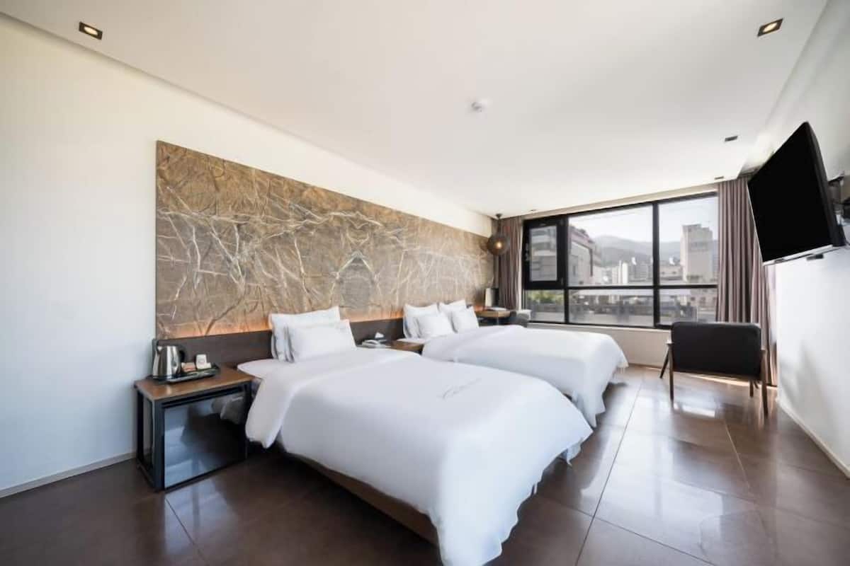 Articles gratuits dans le mini-bar, chambres insonorisées, Wi-Fi gratuit