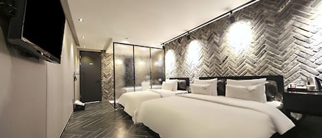 Free minibar, soundproofing, free WiFi, bed sheets