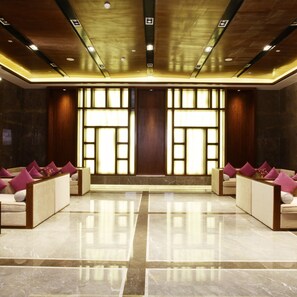 Coin salon dans le hall