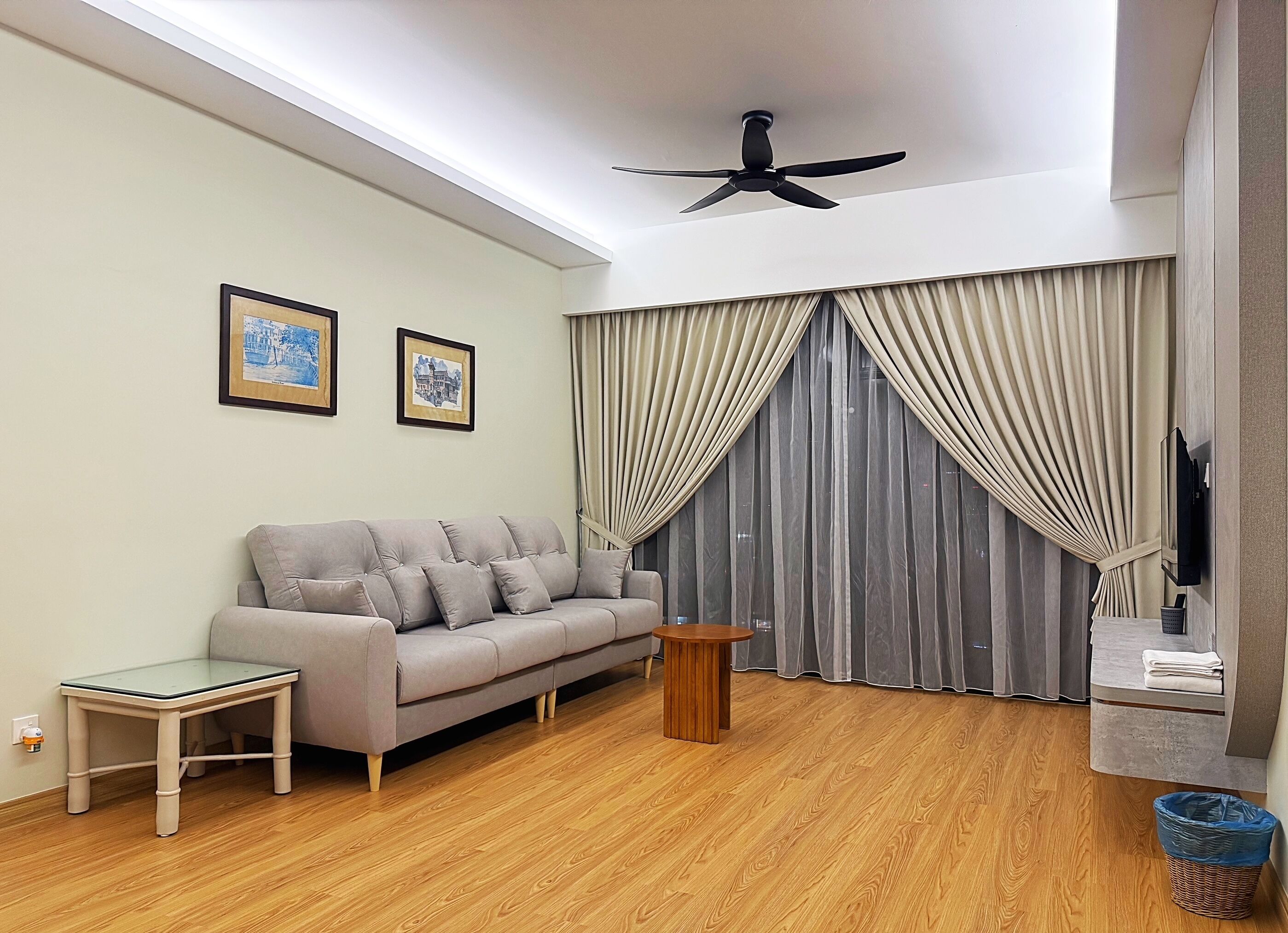 家庭公寓, 3 间卧室, 双浴室, 城市景观 | 起居区