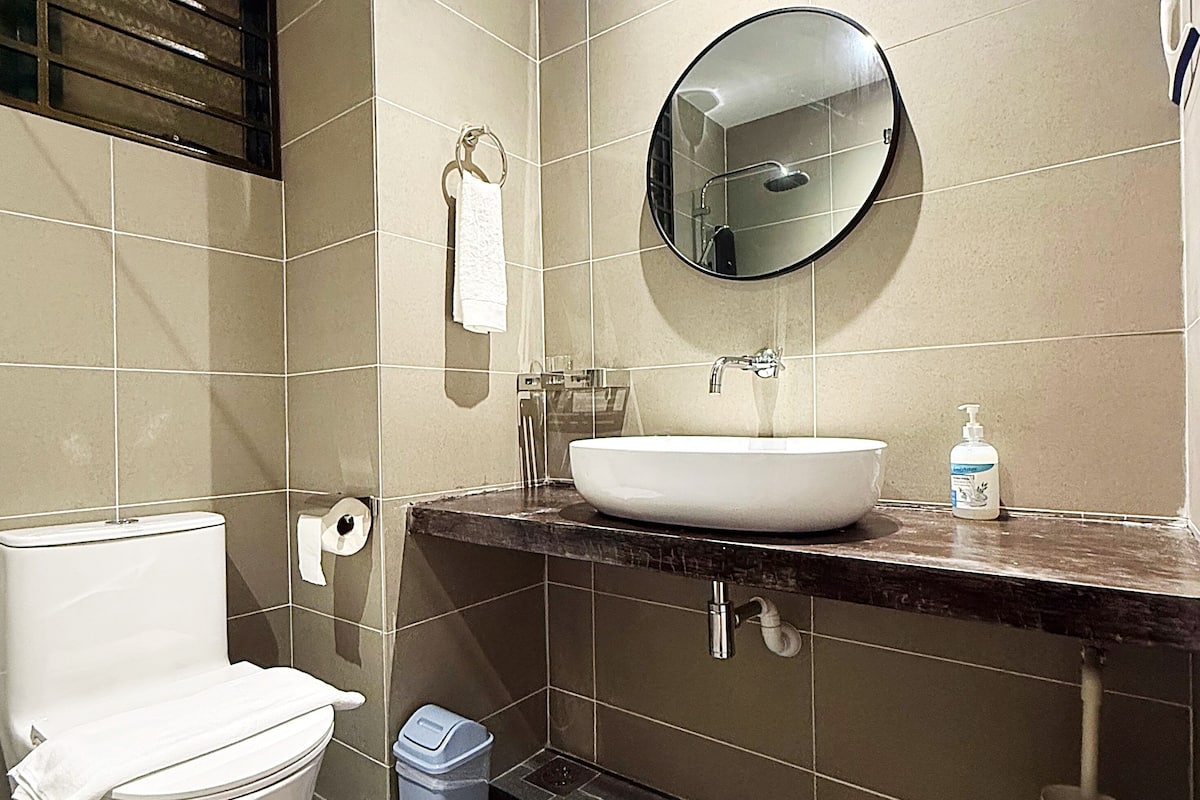 seanest residence 14 | bathroom | shower, rainfall showerhead, free toiletries, hair dryer