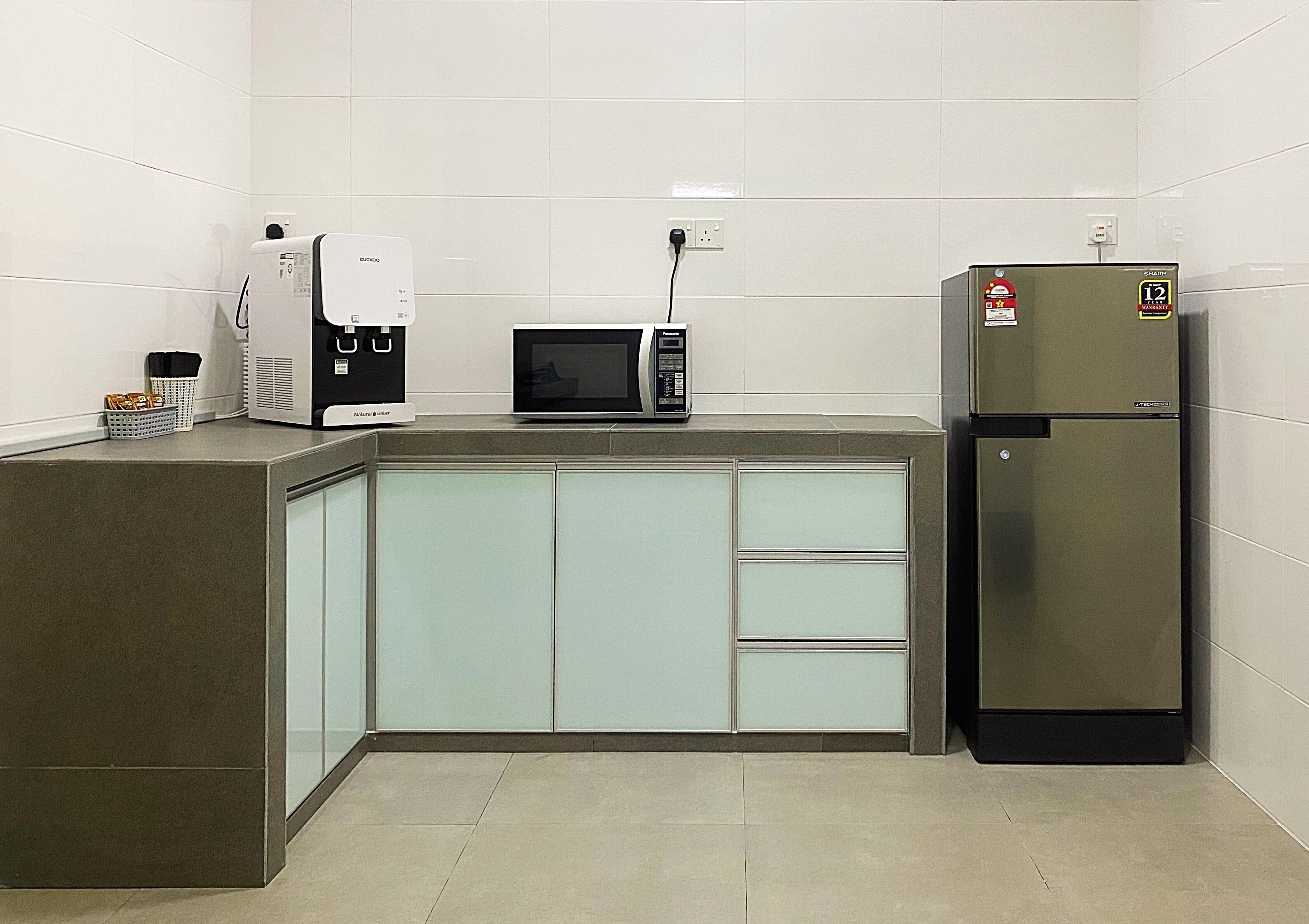 amadel residence 16 | private kitchen | full-sized fridge, dishwasher, cookware/dishes/utensils