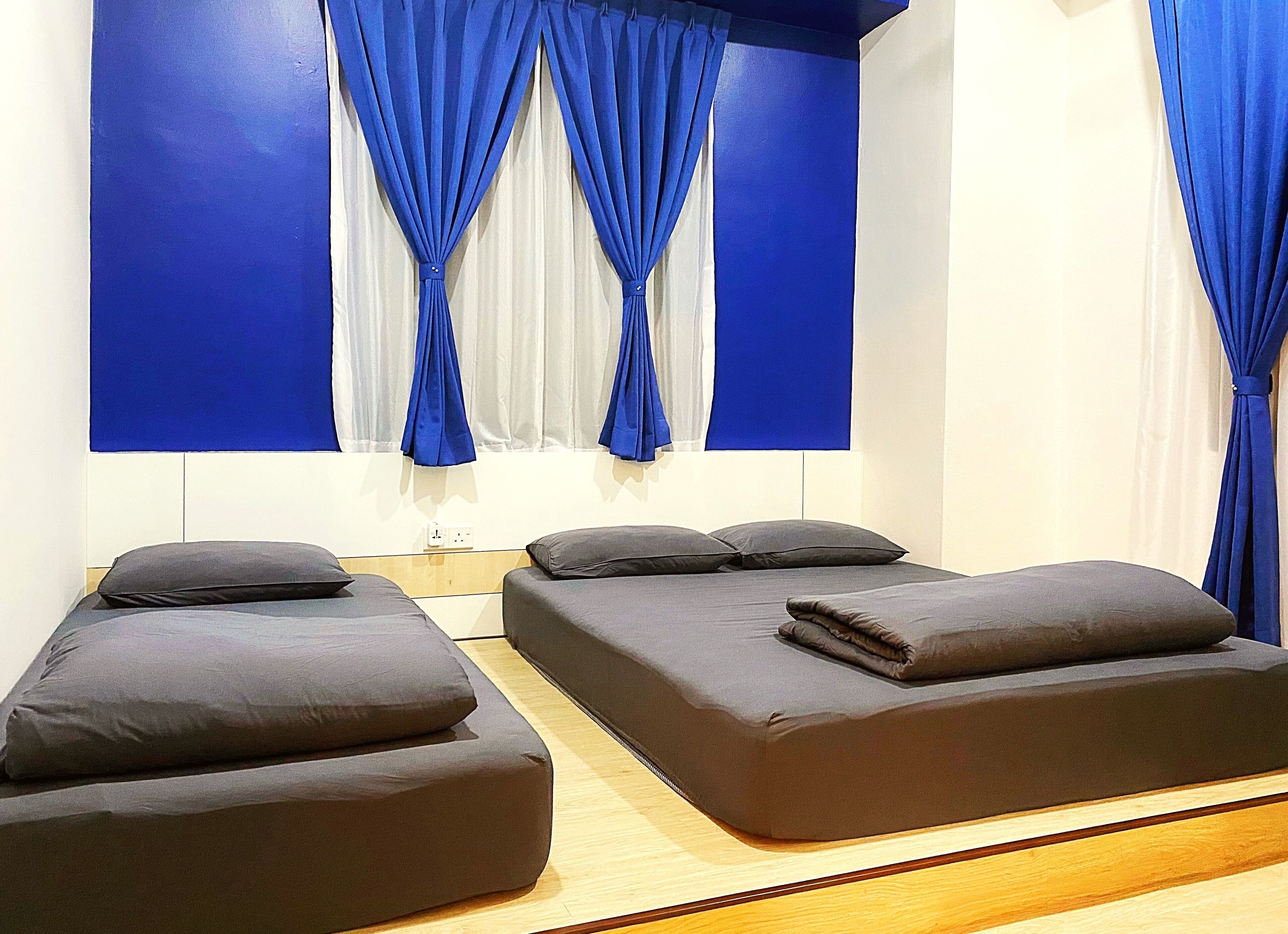 3 bedrooms, premium bedding, down duvets, memory-foam beds