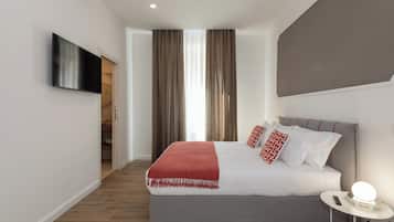 Junior Suite | Down duvets, memory-foam beds, minibar, in-room safe