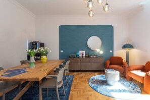 36-inch flat-screen TV with cable channels, TV - Nox (Rome)