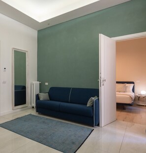 Couette en duvet d'oie, matelas mémoire de forme, minibar