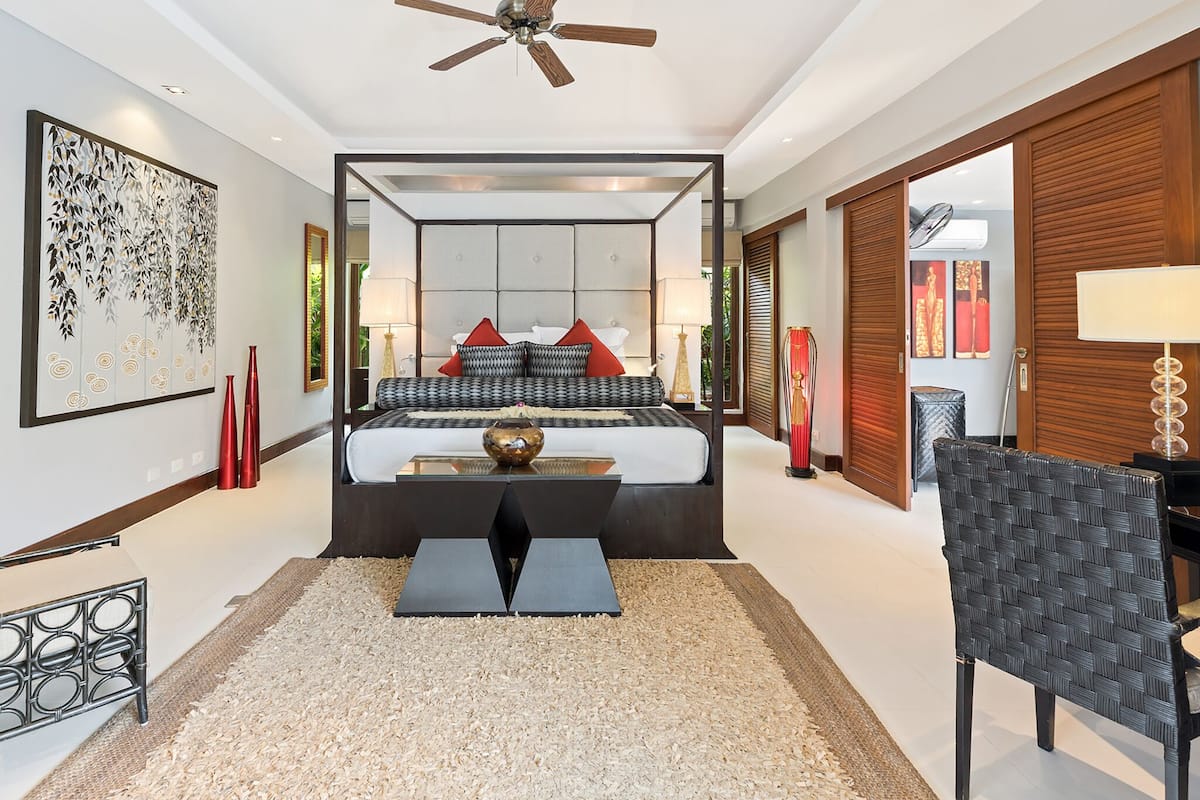 Villa Chi Beachfront Pool | 高級寝具、セーフティボックス (室内)、デスク、遮光カーテン