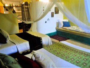 Suite Exclusive (Double or Tween Beds)
