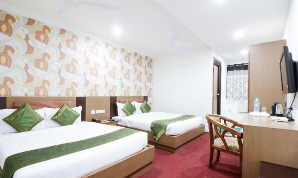 Desk, rollaway beds, free WiFi