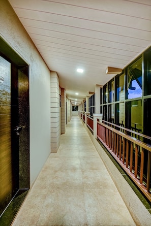 Lobby - Treebo JP Cottage (Mahabaleshwar)