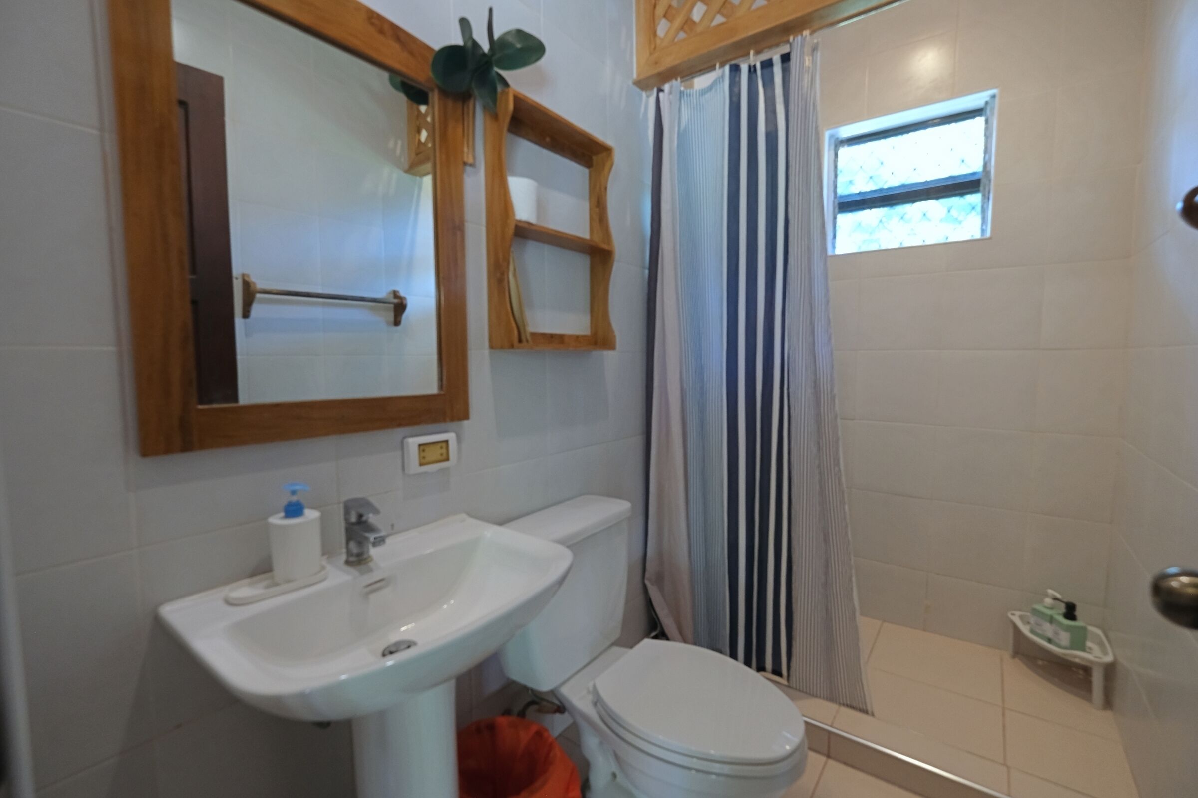classic bungalow, 1 queen bed | bathroom | shower, hair dryer, towels