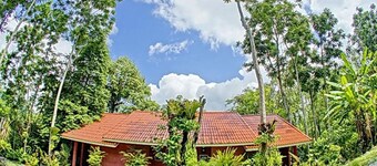 OYO 75353 Loy Chalet Resort