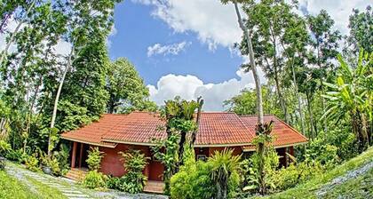 OYO 75353 Loy Chalet Resort