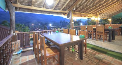 OYO 75353 Loy Chalet Resort