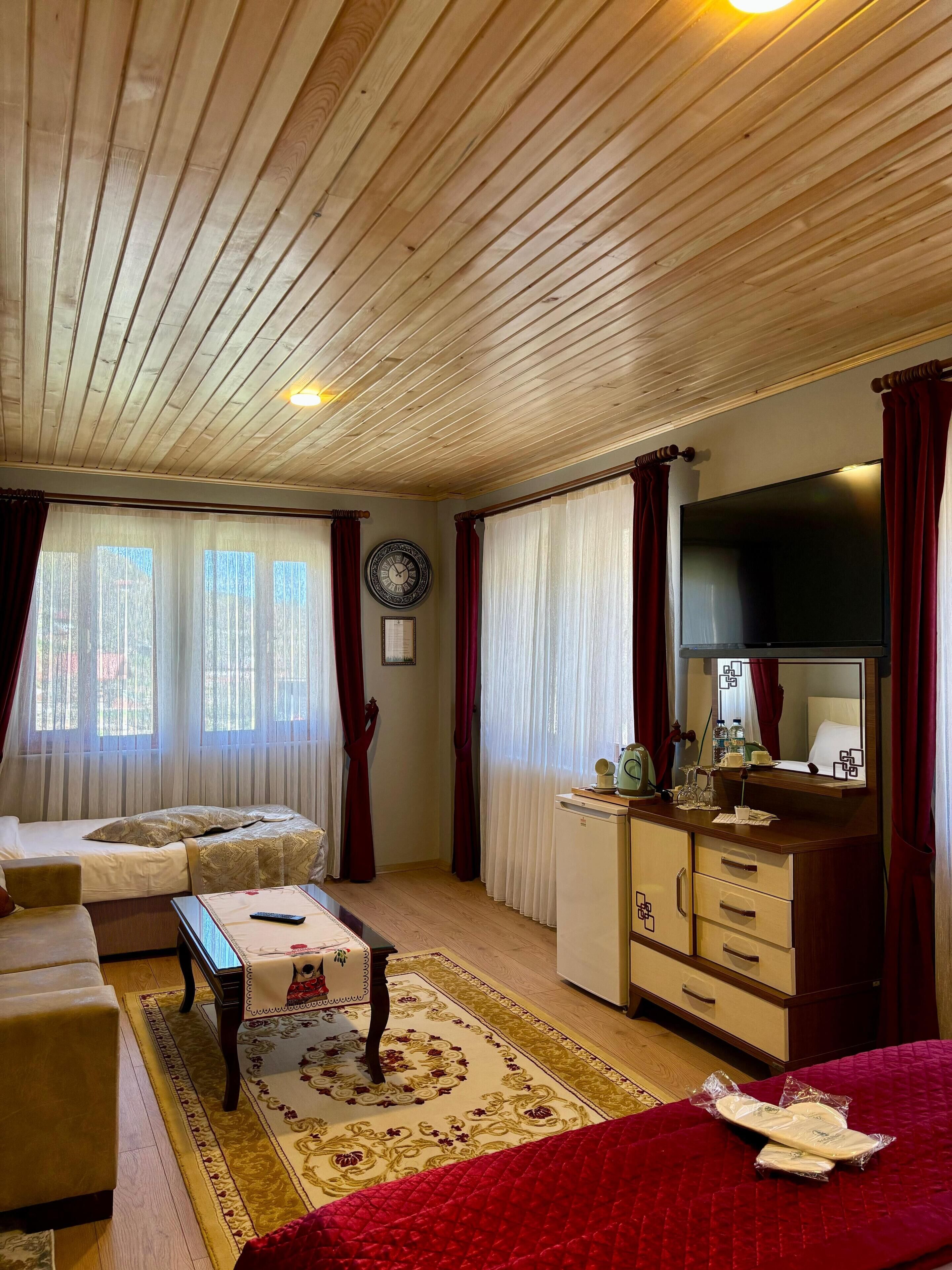 family suite, annex building | 1 bedroom, minibar, desk, iron/ironing board