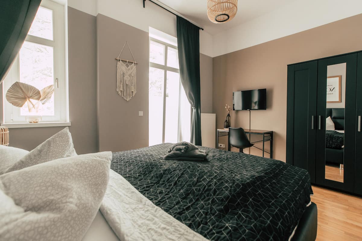 *Boho* 2-Room Apartment with Kitchen and Balcony