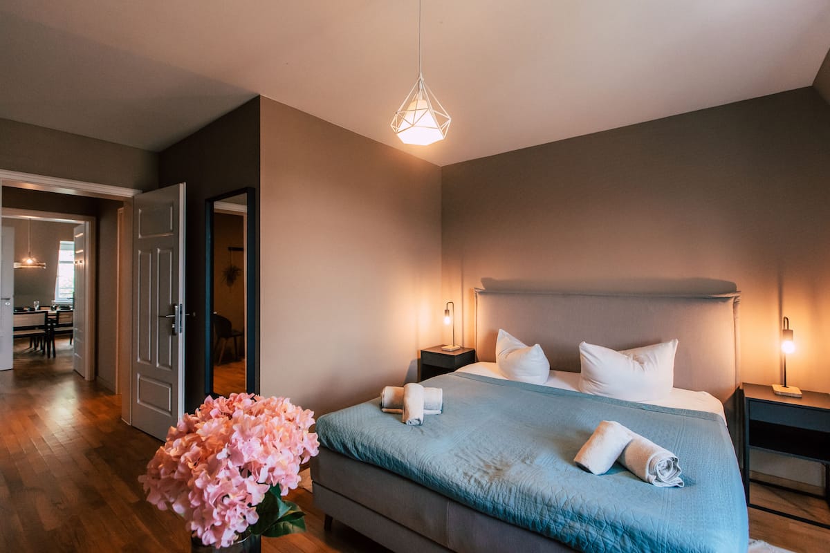 *Big Rooftop* 3-Room Apartment with Kitchen and Terrace