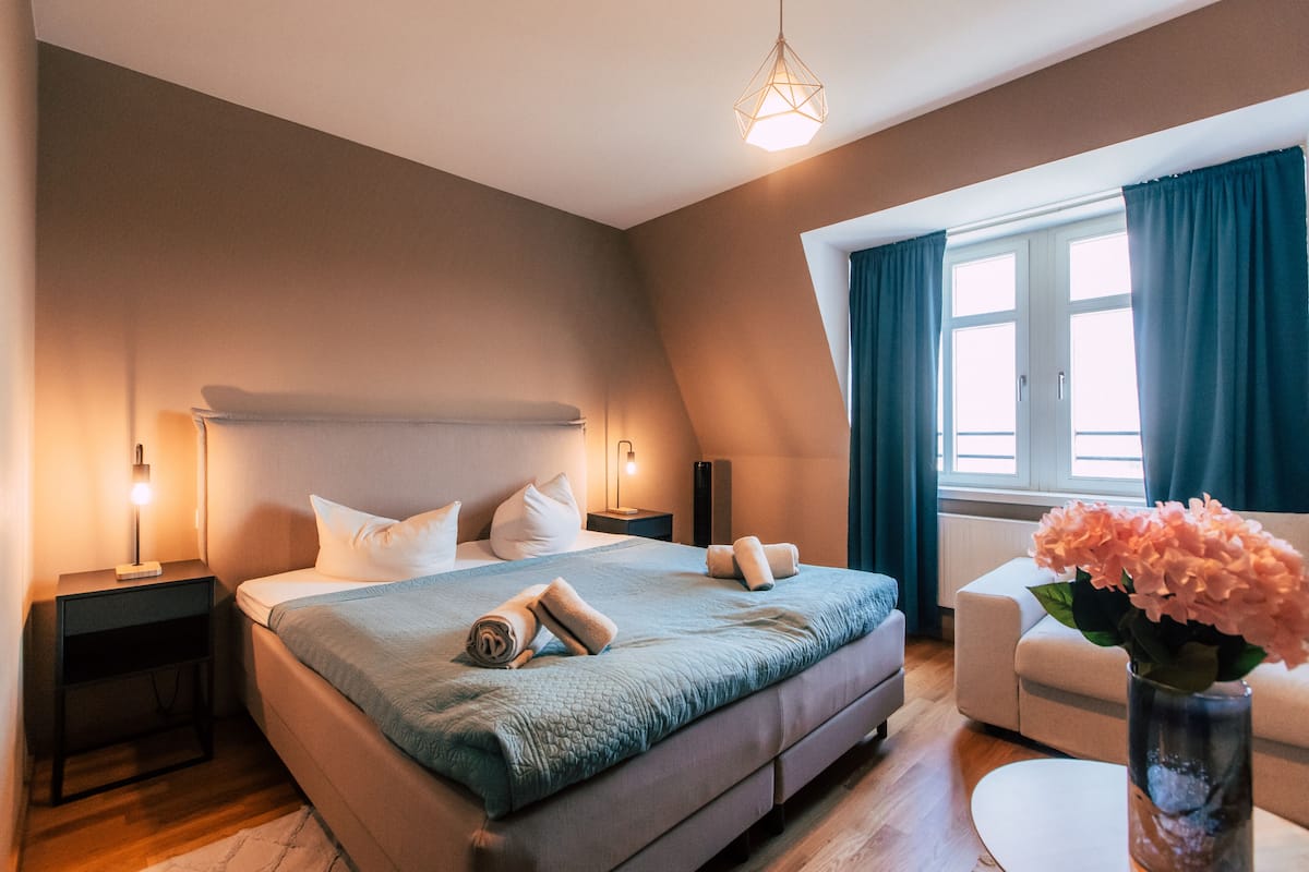 *Big Rooftop* 3-Room Apartment with Kitchen and Terrace