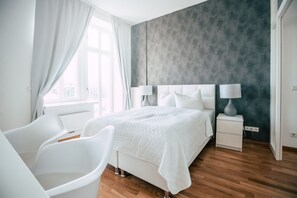 *Superior* 2-Room Apartment with Kitchen | Individually decorated, individually furnished, cribs/infant beds - Luga Homes – Stadthaus (Leipzig)