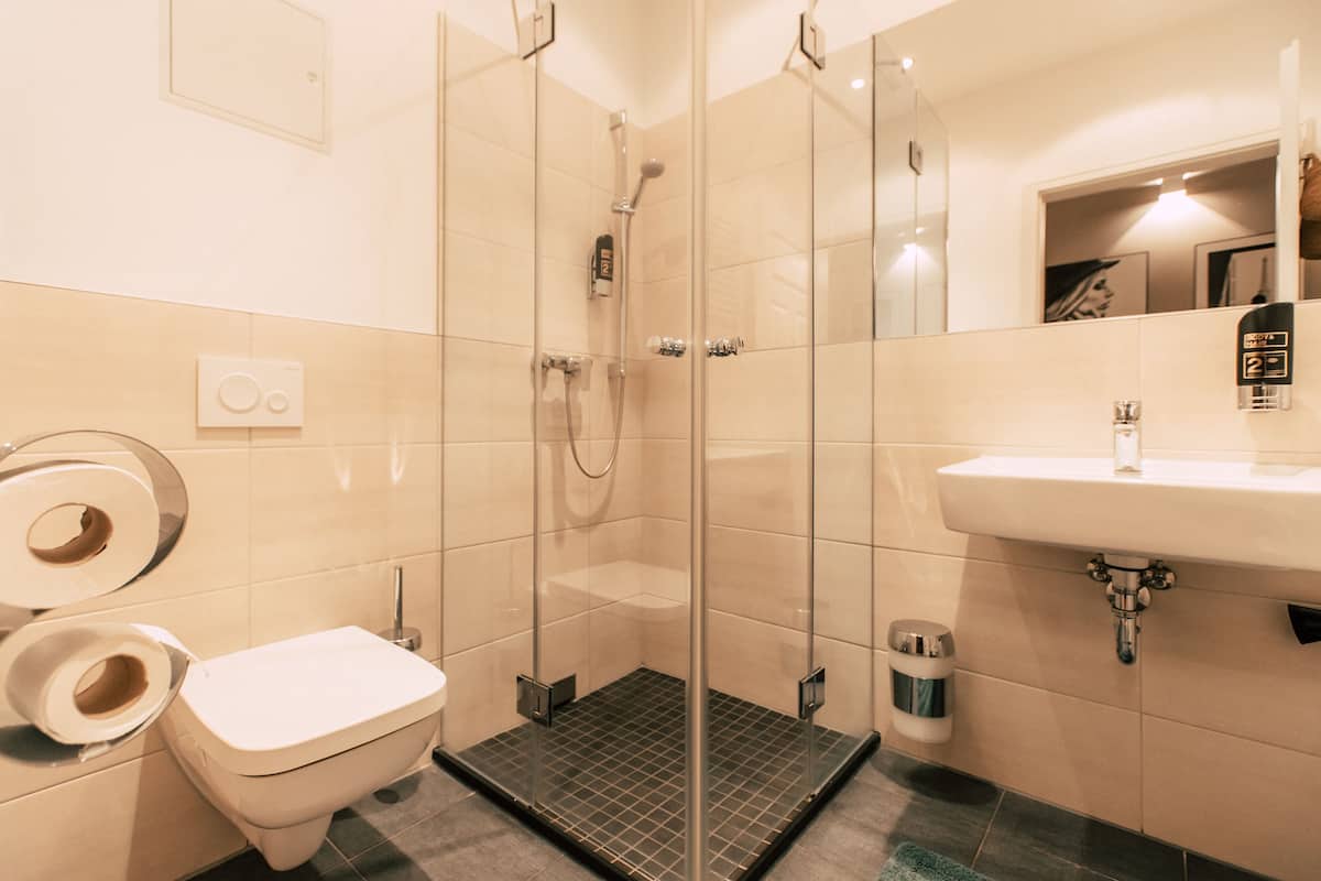 *Boho* 2-Room Apartment with Kitchen and Balcony | Bathroom